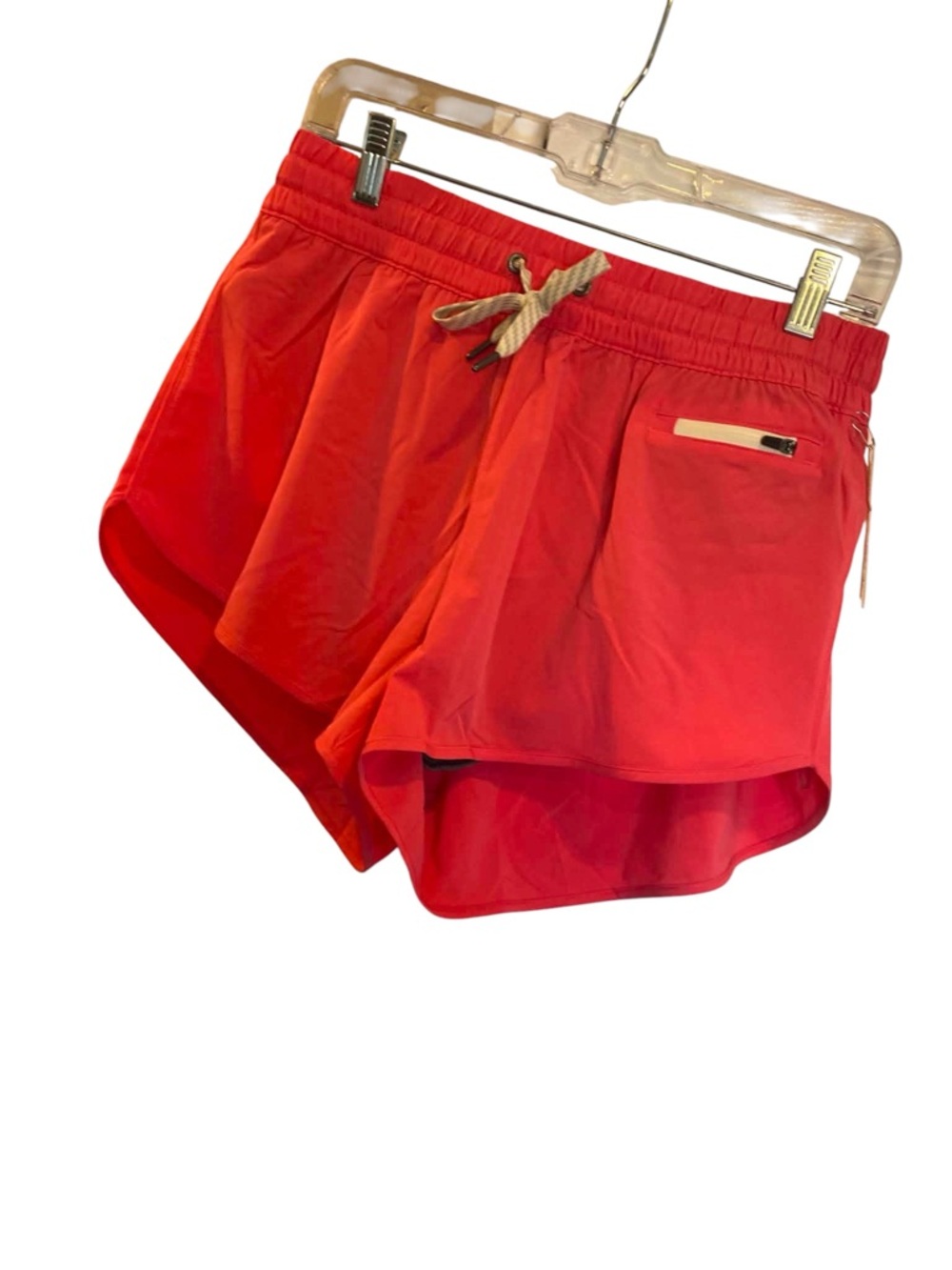 NWT Vuori clementine shorts SUNSET PINK Size M - Picture 2 of 4